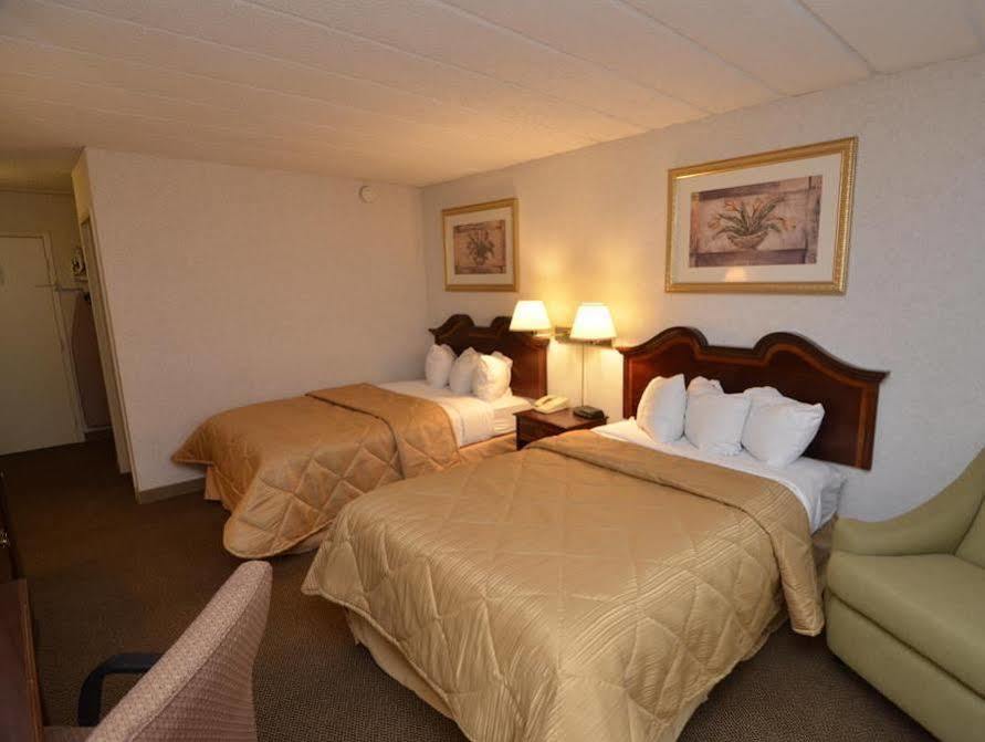 Baymont By Wyndham Milesburg Hotel Buitenkant foto